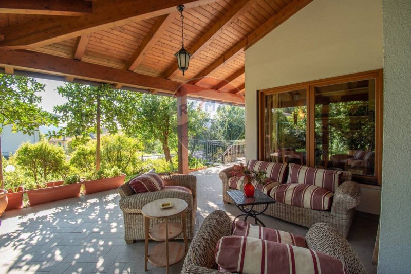 Вилла в Провальо-д'Изео