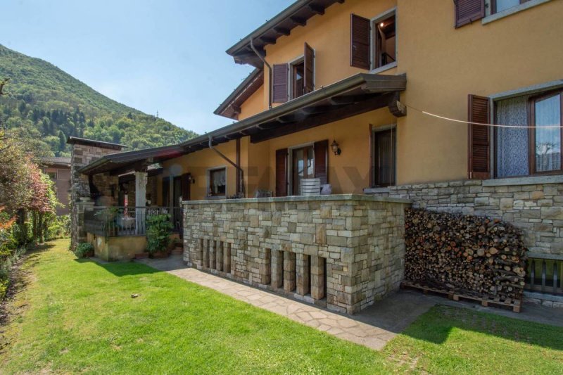 Villa à Vestone