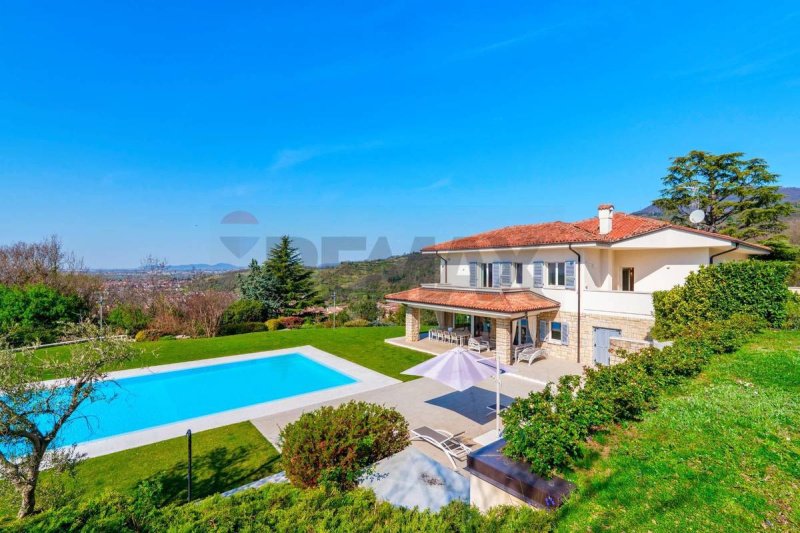 Villa à Cellatica