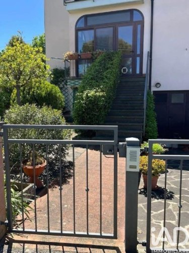 Apartamento em Montescudaio