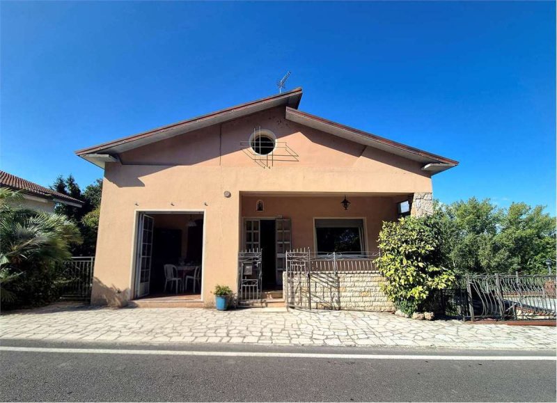 Villa in Valeggio sul Mincio