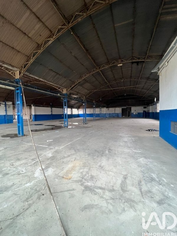 Edifício comercial em San Benigno Canavese