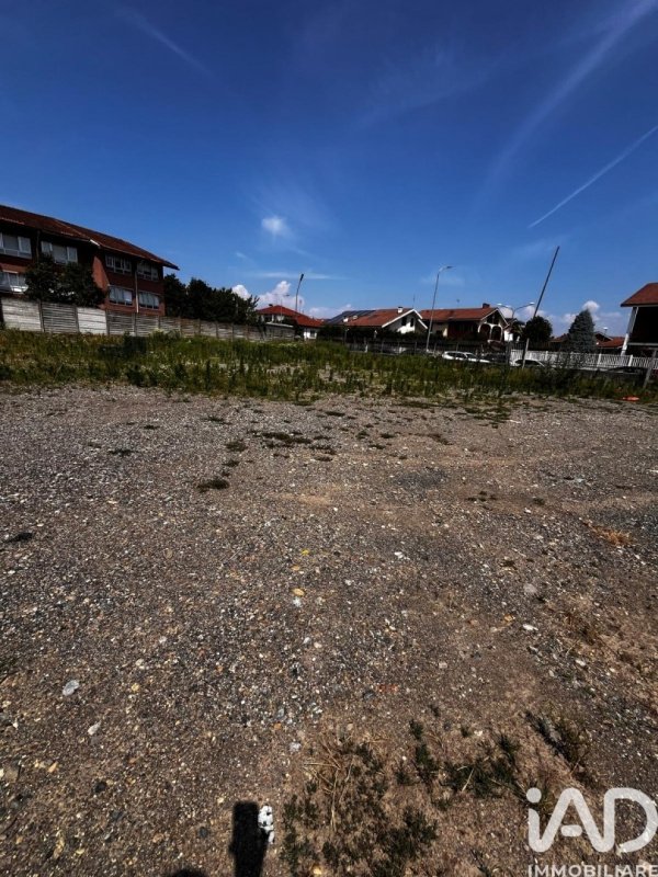 Edifício comercial em San Benigno Canavese