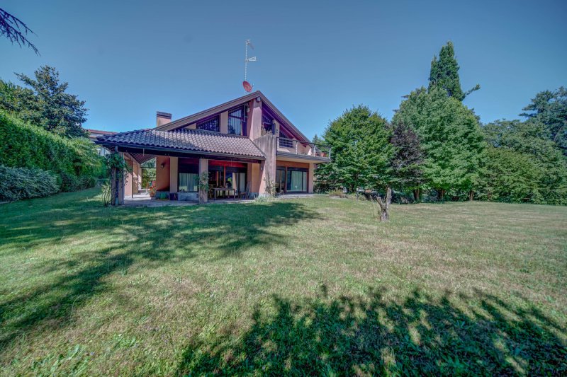 Villa in Albizzate