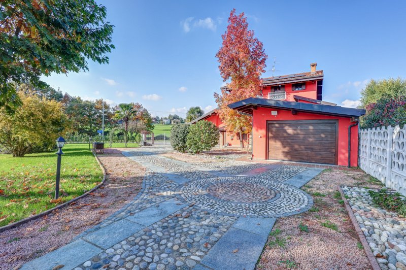 Villa in Mezzomerico