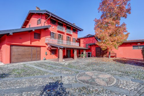 Villa in Mezzomerico