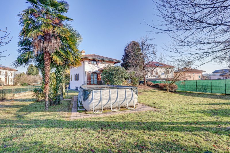 Villa in Castelletto sopra Ticino