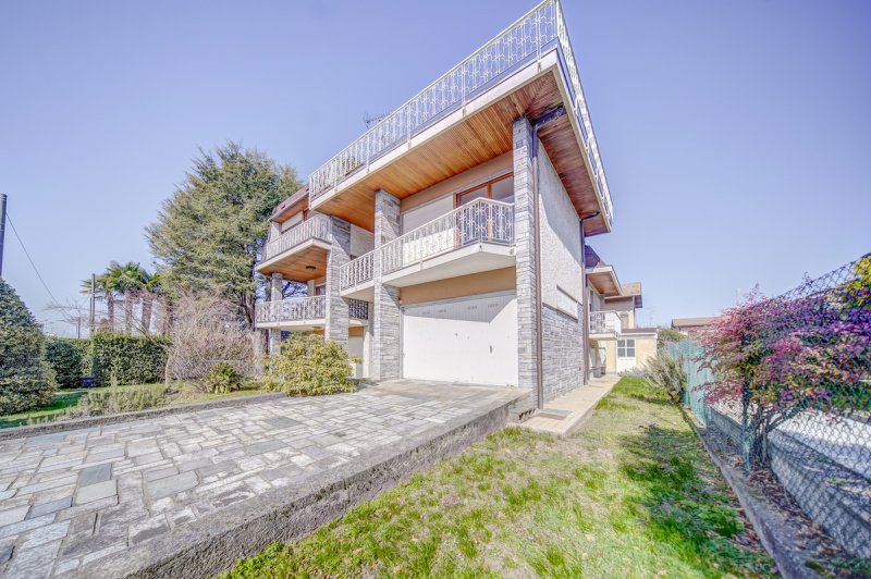Villa in Sesto Calende