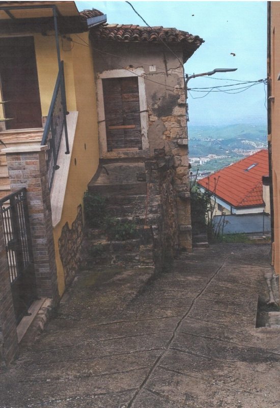 Top-to-bottom house in Ascoli Piceno
