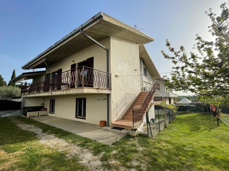 Особняк из двух квартир в Чивителла-Казанова