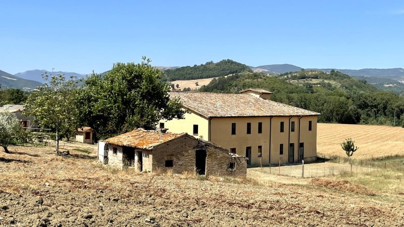 Casa de campo en San Severino Marche