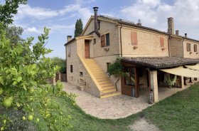 Huis op het platteland in Monsampolo del Tronto