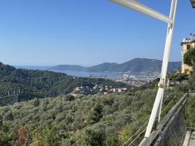 Appartamento a Vezzano Ligure