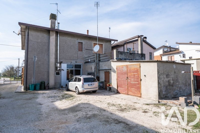 Casa geminada em Codigoro