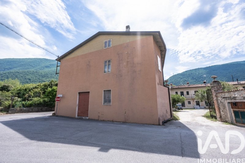 Casa indipendente a Nave