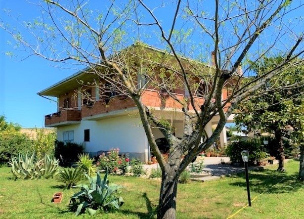 3 bedrooms detached house, 150 m² Catignano, Pescara (province) photo 4