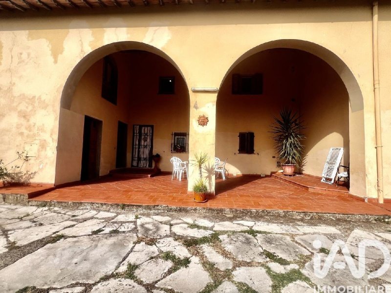 Moradia em Campi Bisenzio