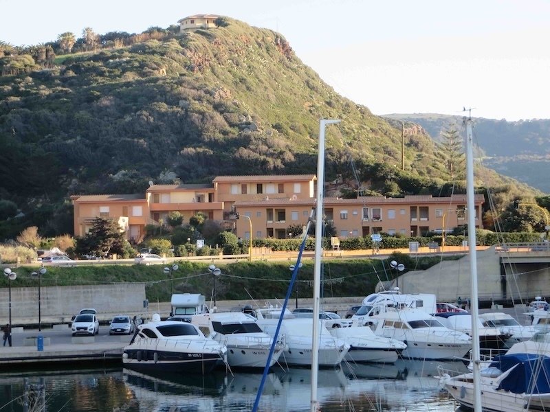 卡斯特尔萨多公寓