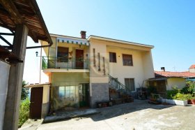 Особняк в Пино-д'Асти