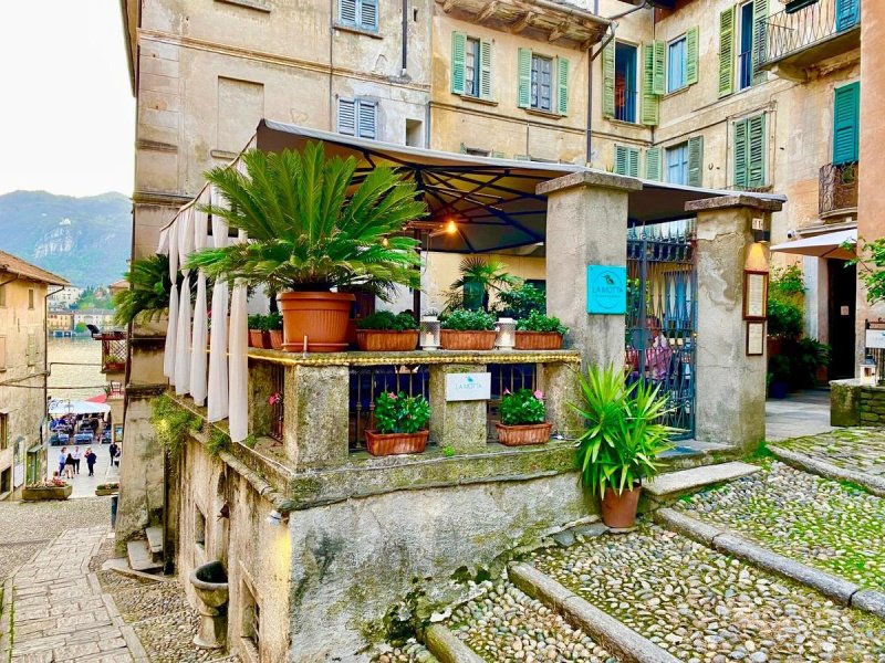 Inmueble comercial en Orta San Giulio