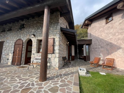 Half-vrijstaande woning in Oneta