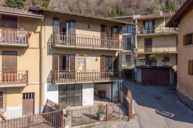 Fristående lägenhet i Gorno