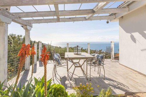 Вилла в Куарту-Сант'Элена