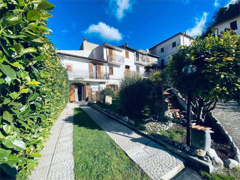 Casa semi indipendente a Borgorose