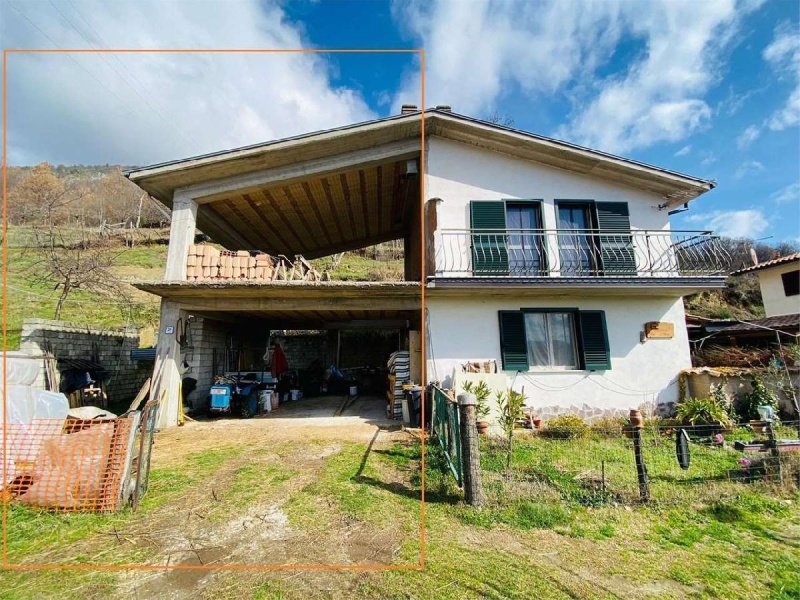 菲亚米尼亚诺半独立房屋