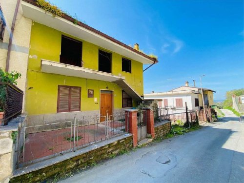 蒙特利布雷蒂半独立房屋