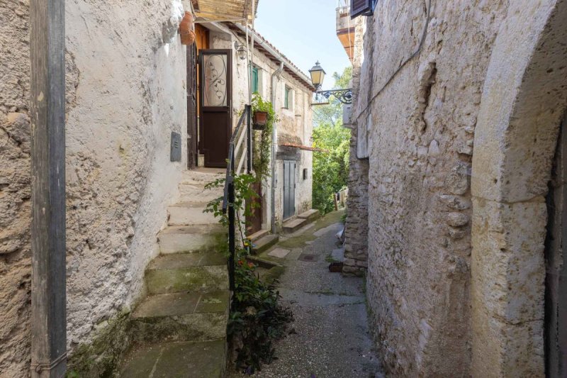 Apartamento histórico em Poggio Moiano