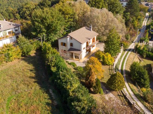 Moradia em Longone Sabino