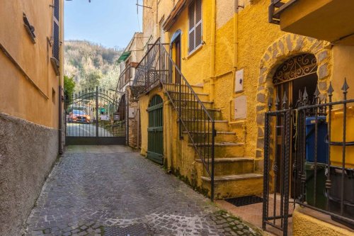 Крыша/земля в Борго-Велино