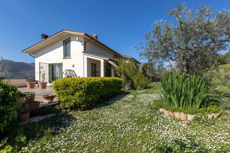 Villa à Mompeo