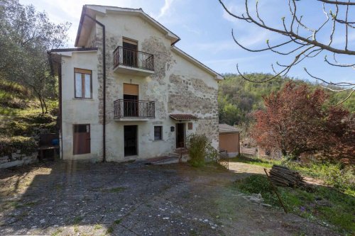 Maison jumelée à Cantalice