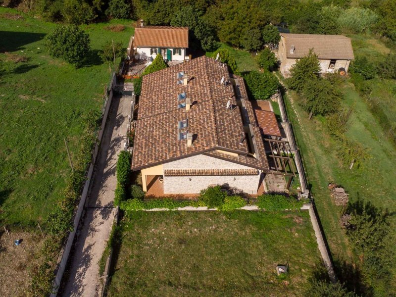 Terraced house in Colle di Tora