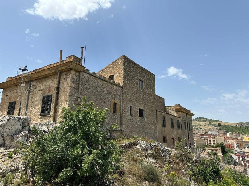 Huis op het platteland in Casteltermini