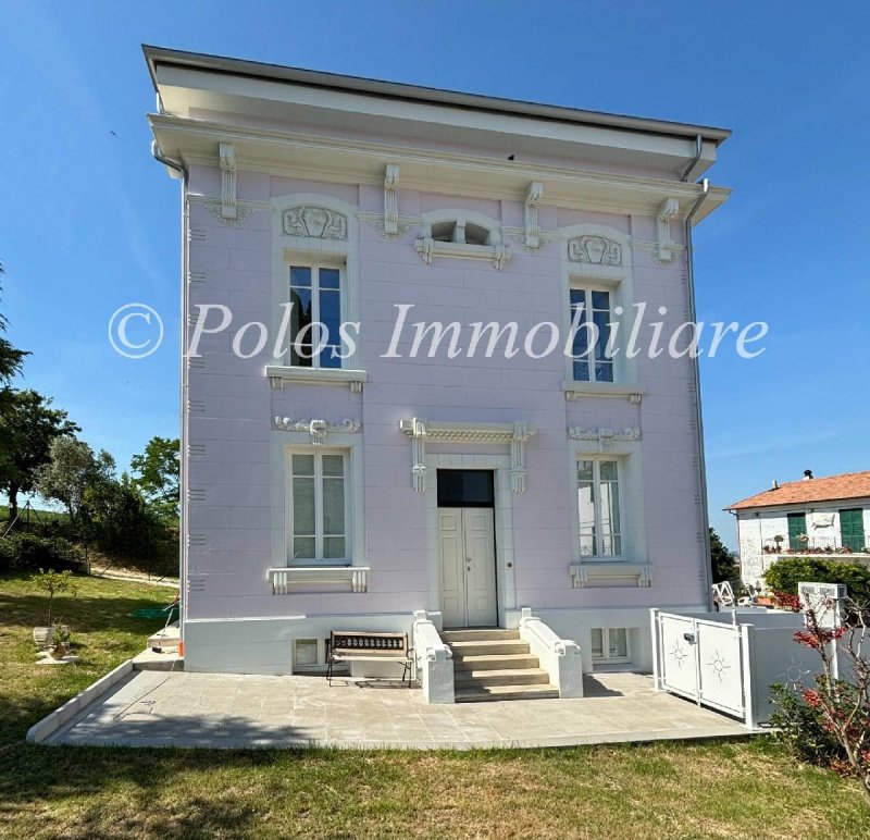 塞尔维利亚诺独栋房屋