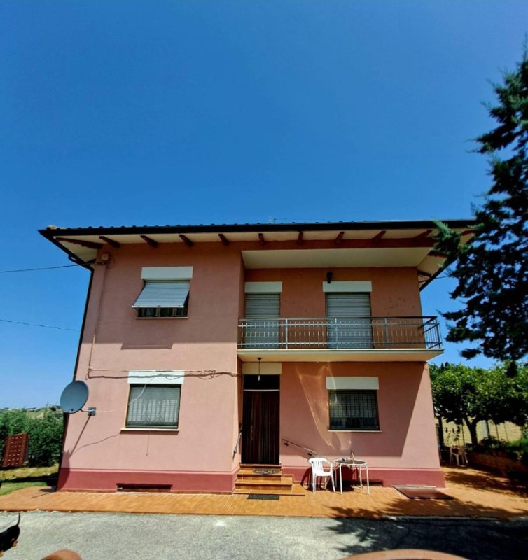Casa independente em Ortezzano
