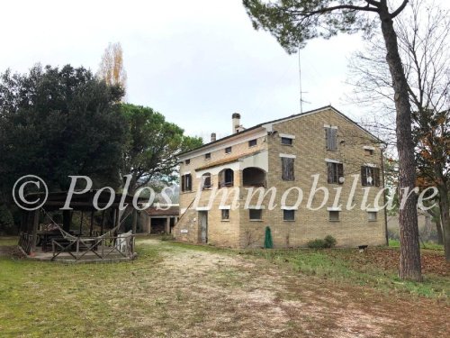Detached house in Fermo