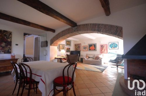 Moradia em Serra Riccò