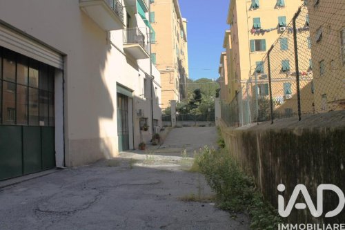 Edifício comercial em Génova