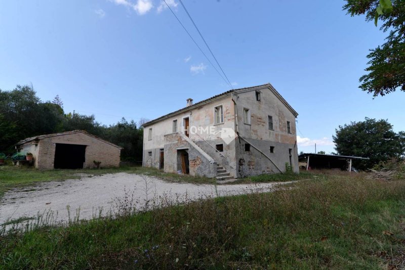 Maison de campagne à Treia