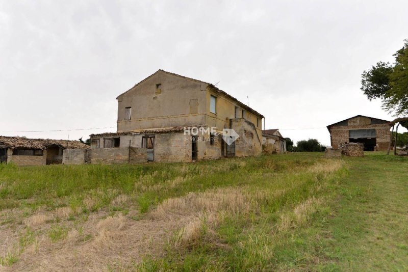 Huis op het platteland in Morrovalle