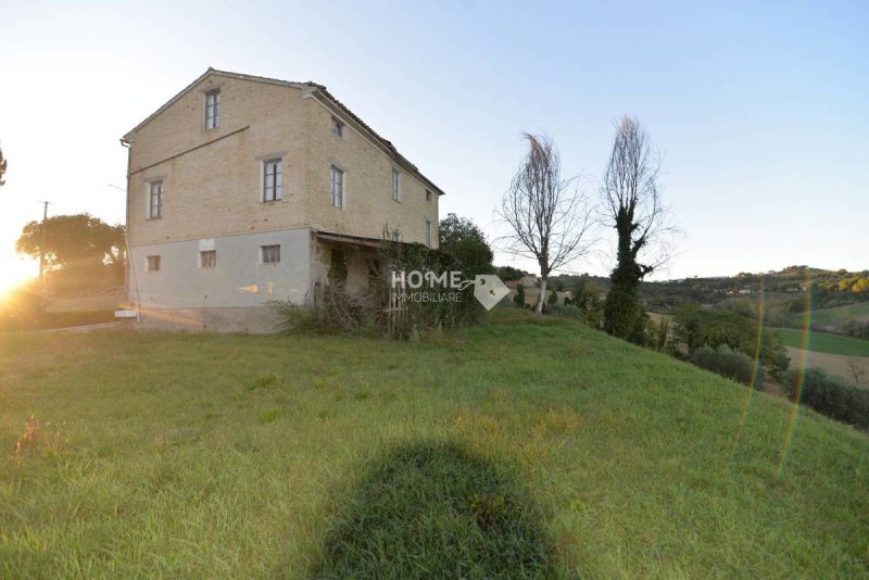 Country house in Mogliano