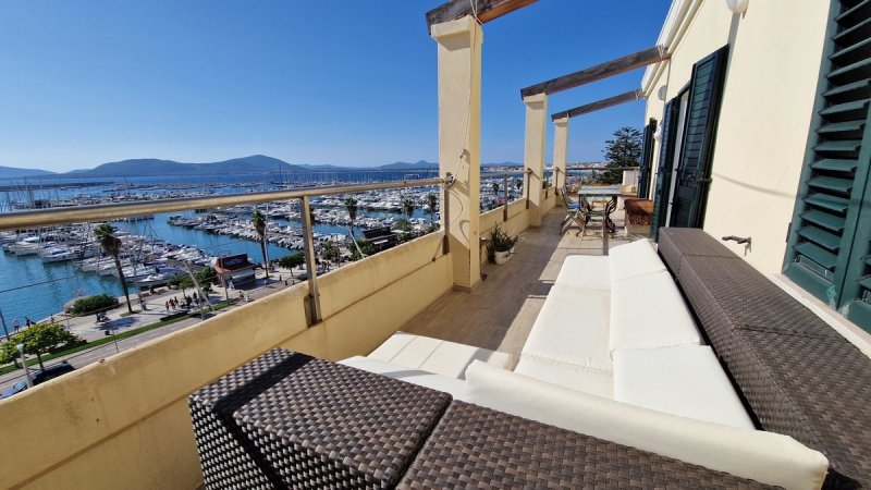 Takvåning i Alghero