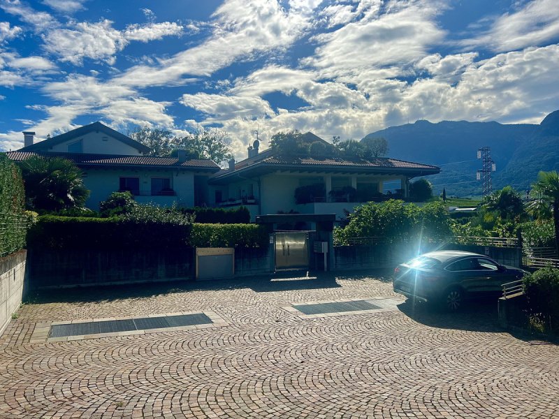 阿皮亚诺苏拉斯特拉达德尔维诺公寓