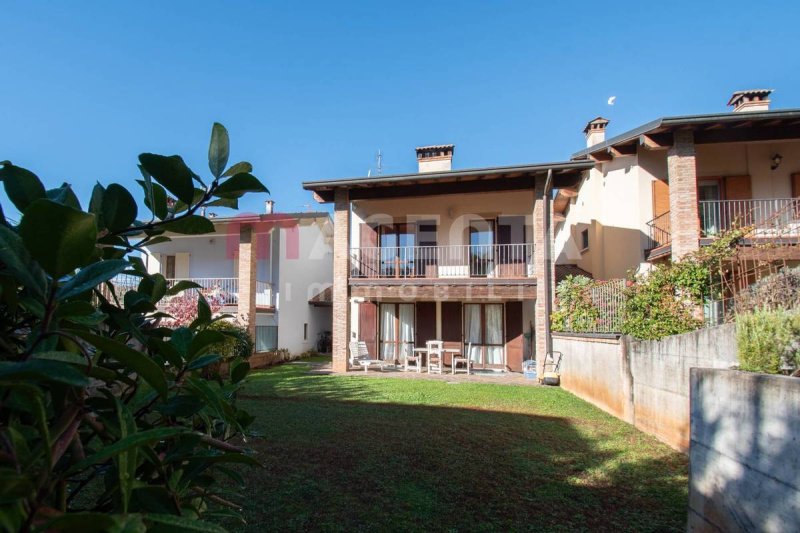 Таунхаус в Сареццо