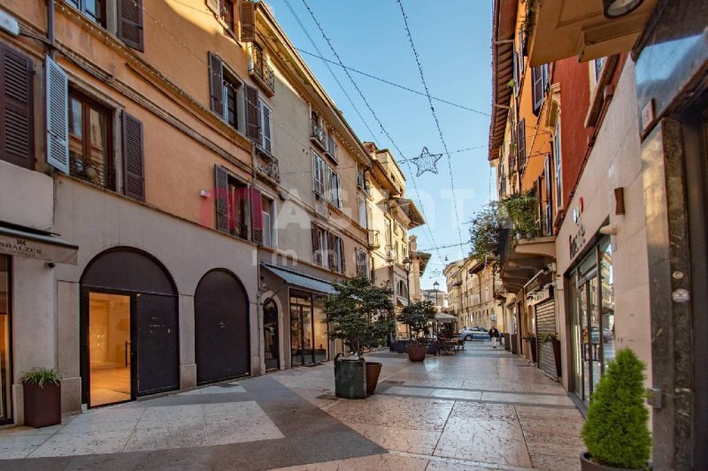 Immobile commerciale a Brescia