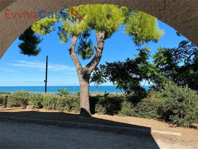 Вилла в Потенца-Пичена